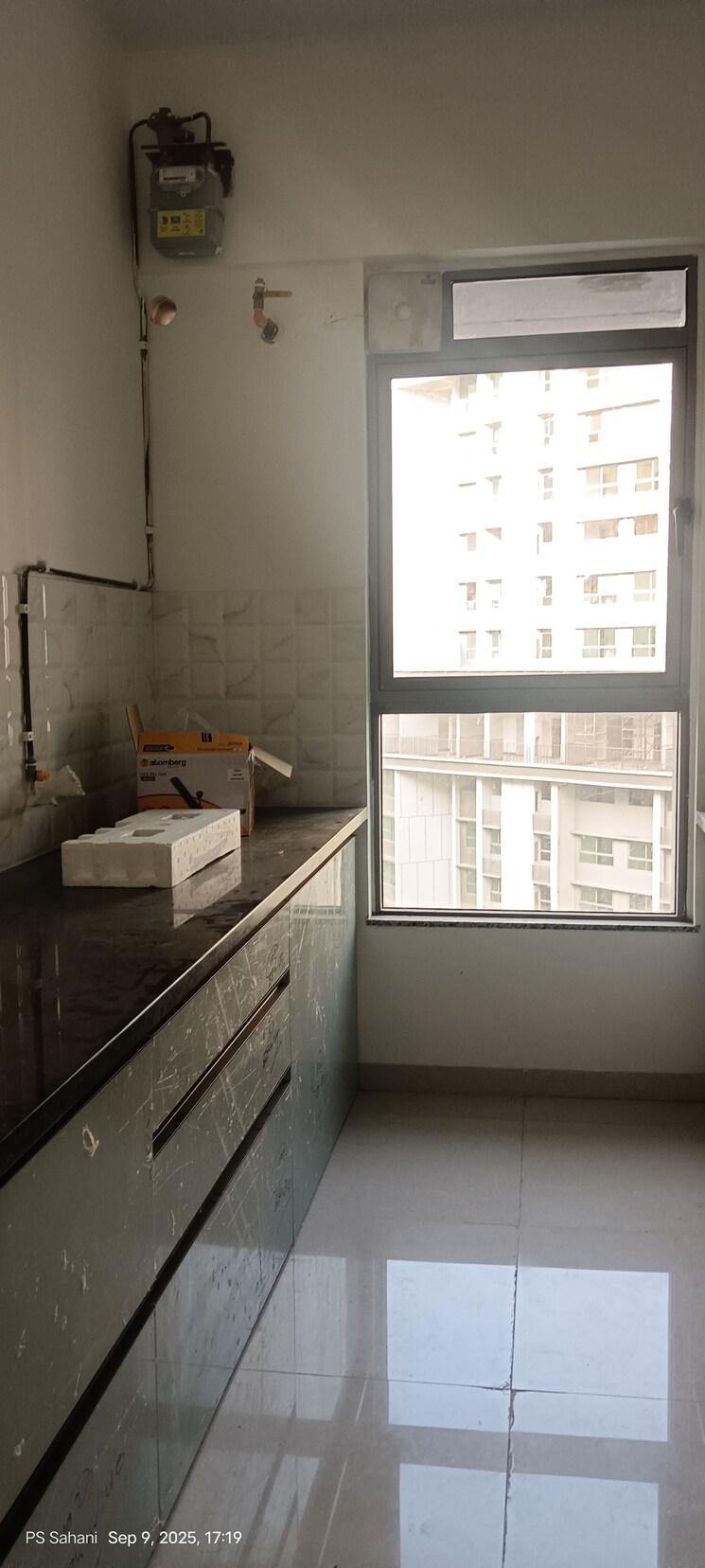 Kitchen, kalpataru-immensa 2 Bedroom 637 Sq.Ft. Apartment In Kolshet Road Thane 9163537