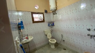 Bathroom in 3 BHK Builder Floor at Satyam Plaza, Sector 15 – for Rent