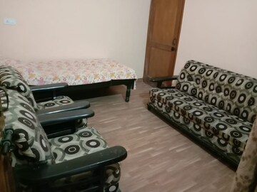 Bedroom in 3 BHK Builder Floor at Satyam Plaza, Sector 15 – for Rent