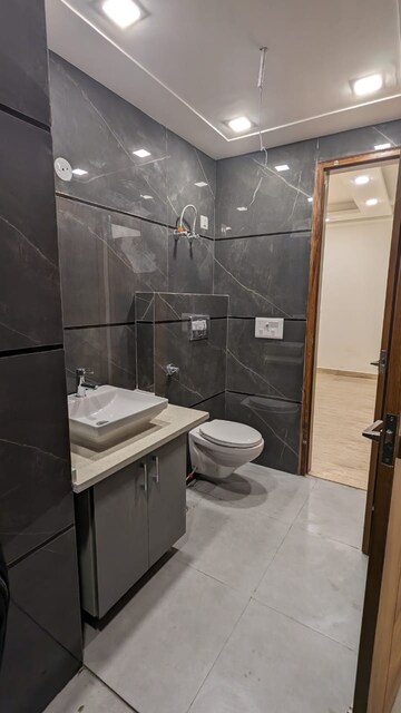 Bathroom in 4 BHK Builder Floor at BPTP Eden Estate, Sector 81 – for Sale