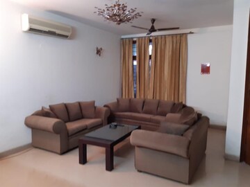 Living Room in 3 BHK Builder Floor at Dlf City Phase 3 – for Rent