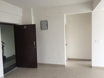 Room in 3 BHK Apartment at Eden Tolly Signature Plus, Tollygunge – for Rent