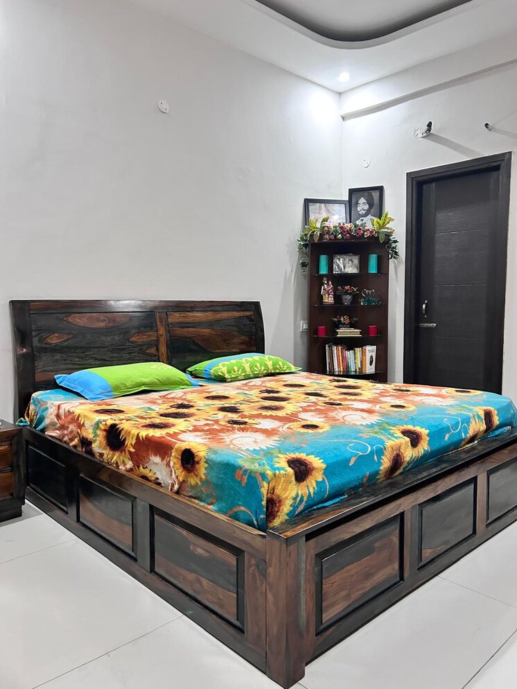 Bedroom, motia-royal-citi-apartments 3 Bedroom 1910 Sq.Ft. Apartment In Ghazipur Zirakpur 9163599