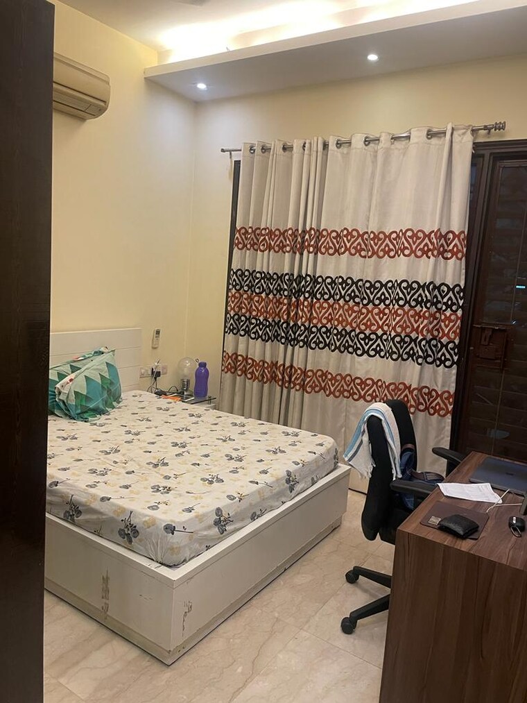 Bedroom, dlf phase ii 3 Bedroom 300 Sq.Yd. Builder Floor In Dlf Phase ii Gurgaon 9163604