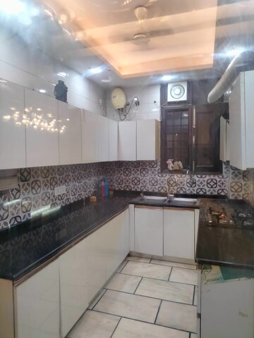 Kitchen in 3 BHK Builder Floor at DLF Atria, Dlf Phase ii – for Rent