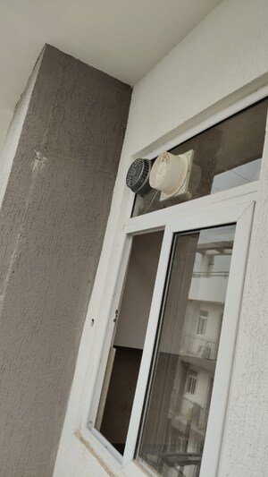 Building Lobby in 3.5 BHK Builder Floor at M3M Soulitude, Sector 89 – for Sale