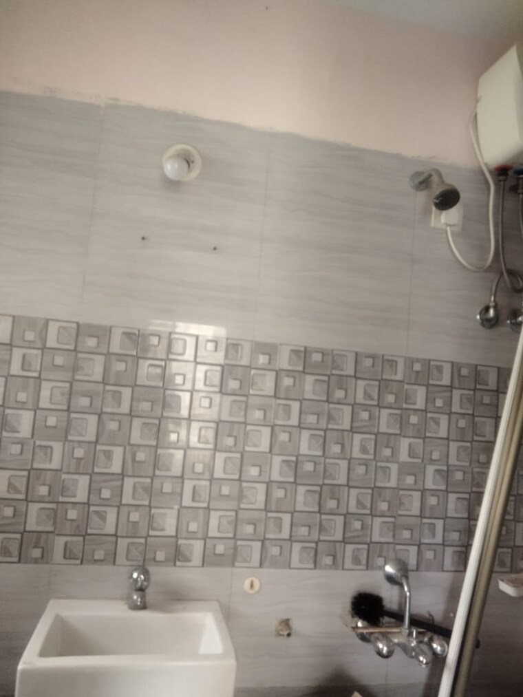 Bathroom, hubtown-greenwoods 2 Bedroom 630 Sq.Ft. Apartment In Vartak Nagar Thane 9163634