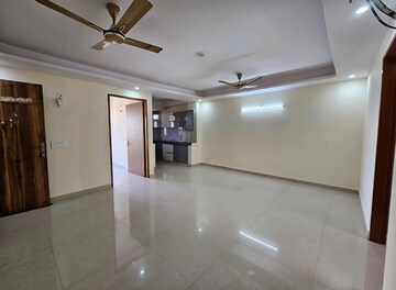 Room in 3 BHK Apartment at Emaar Emerald Estate, Sector 65 – for Rent
