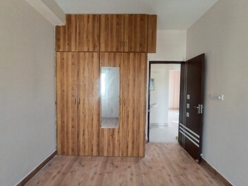 Room in 1 BHK Builder Floor at Singasandra – for Rent