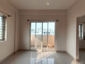 Room in 1 BHK Builder Floor at Singasandra – for Rent