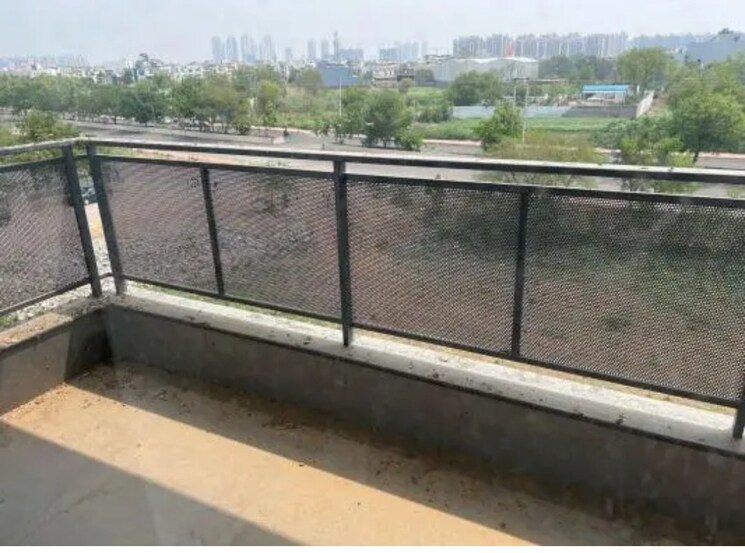 Balcony, viridian-plaza-106-phase-2 2 Bedroom 1000 Sq.Ft. Apartment In Sector 106 Gurgaon 9163677