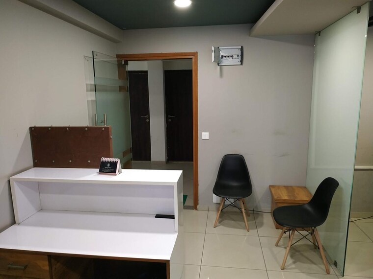 Team Area, thaltej shilaj road Commercial Office Space 600 Sq.Ft. In Thaltej Shilaj Road Ahmedabad 9163695