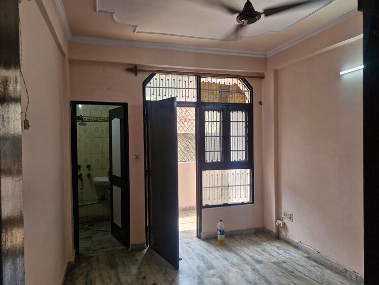 Bathroom, rajendra nagar sector 5 3 Bedroom 1500 Sq.Ft. Apartment In Rajendra Nagar Sector 5 Ghaziabad 9163668