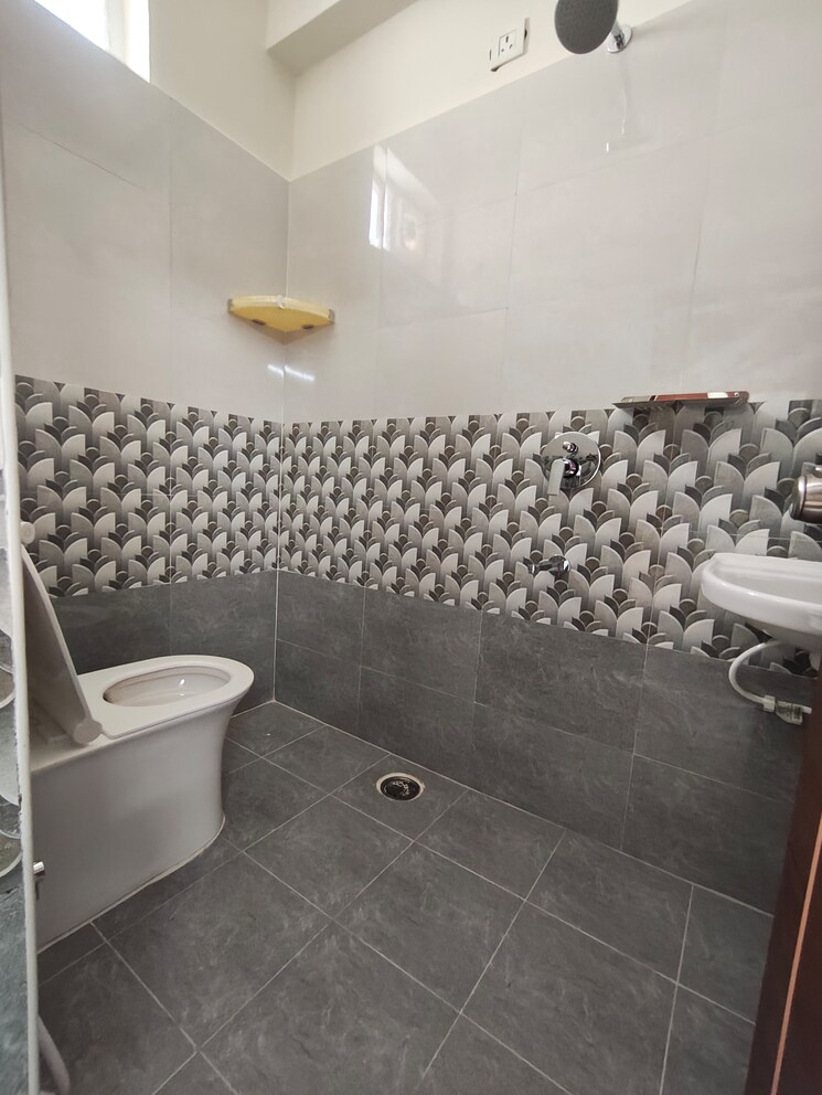 Bathroom, hi tech city 2 Bedroom 1200 Sq.Ft. Builder Floor In Hi Tech City Hyderabad 9163743