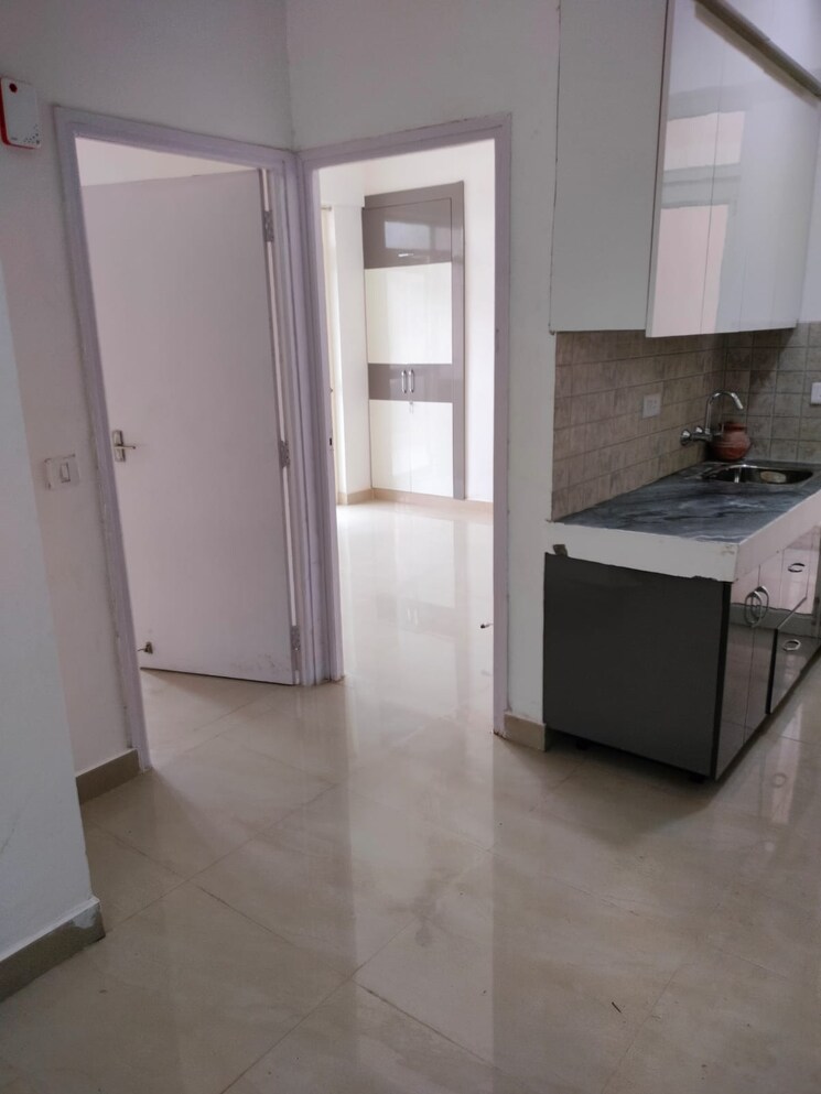 Room, suncity-avenue-76 2 Bedroom 583 Sq.Ft. Apartment In Sector 76 Gurgaon 9163770