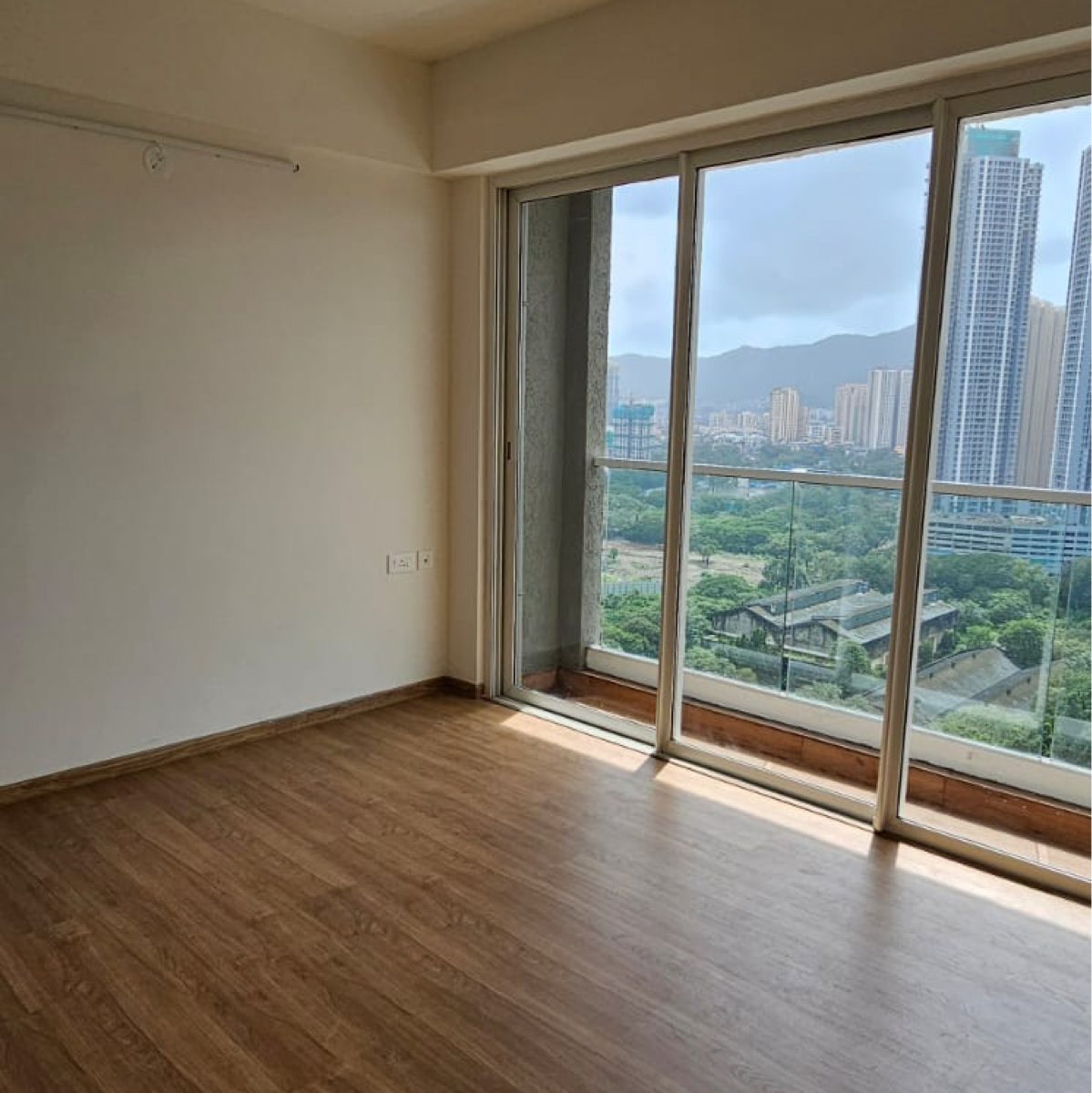 1 BHK + Extra Room Apartment For Rent in One Indiabulls Thane