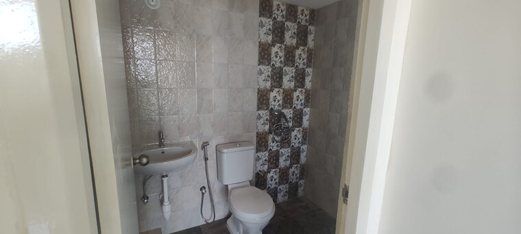 Bathroom, godrej-nirvaan 2 Bedroom 591 Sq.Ft. Apartment In Themghar Thane 9163798