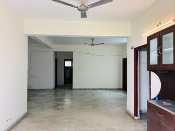 Room in 3 BHK Builder Floor at Madhapur – for Rent