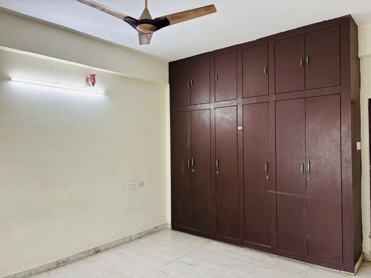 Room, madhapur 3 Bedroom 2200 Sq.Ft. Builder Floor In Madhapur Hyderabad 9163816