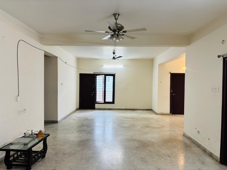 Room, madhapur 3 Bedroom 2200 Sq.Ft. Builder Floor In Madhapur Hyderabad 9163816