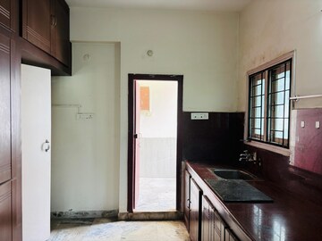 Room in 3 BHK Builder Floor at Madhapur – for Rent