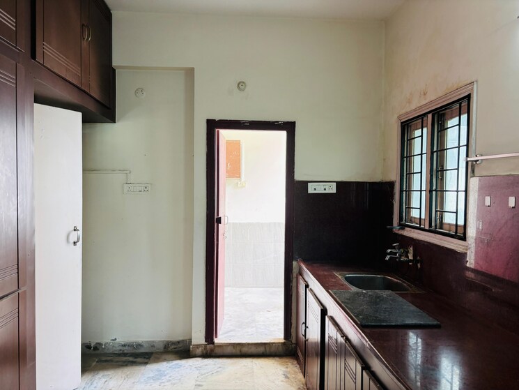 Room, madhapur 3 Bedroom 2200 Sq.Ft. Builder Floor In Madhapur Hyderabad 9163816