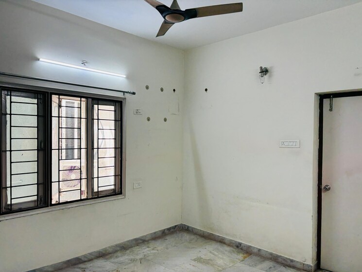 Room, madhapur 3 Bedroom 2200 Sq.Ft. Builder Floor In Madhapur Hyderabad 9163816