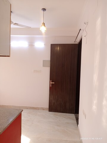Room in 2 BHK Builder Floor at Vasant Kunj – for Rent