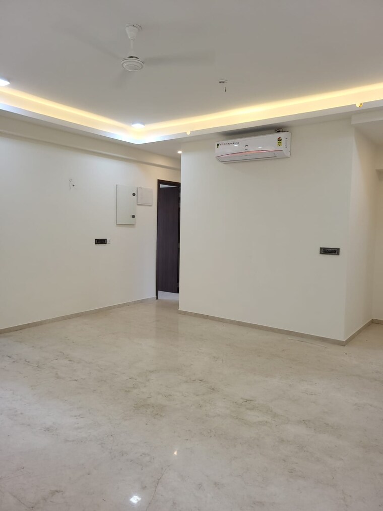 Room, radius-residency-and-anand-bhuvan 4 Bedroom 1500 Sq.Ft. Apartment In Santacruz West Mumbai 9163838