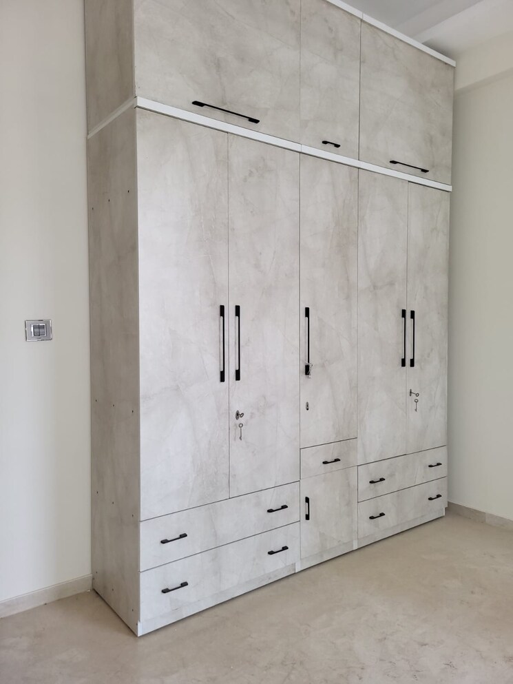 Bedroom, radius-residency-and-anand-bhuvan 4 Bedroom 1500 Sq.Ft. Apartment In Santacruz West Mumbai 9163838