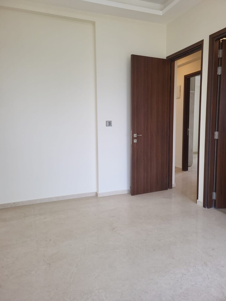 Room, radius-residency-and-anand-bhuvan 4 Bedroom 1500 Sq.Ft. Apartment In Santacruz West Mumbai 9163838