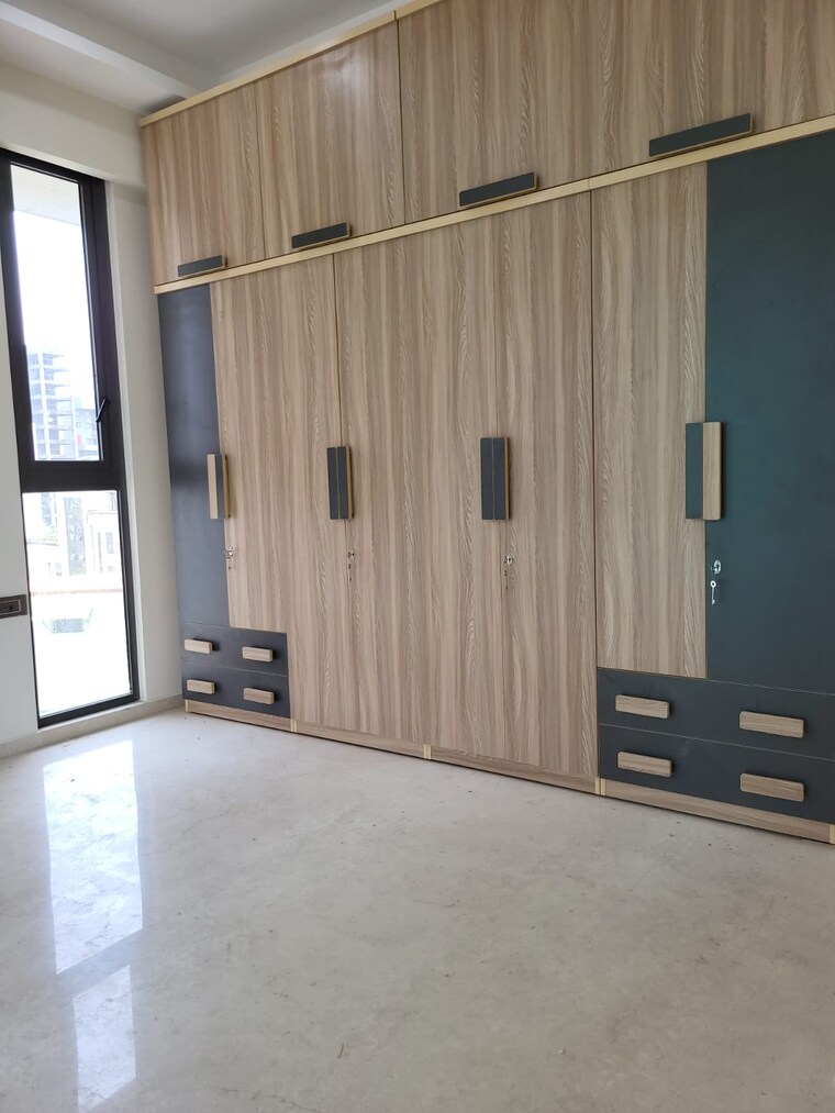 Room, radius-residency-and-anand-bhuvan 4 Bedroom 1500 Sq.Ft. Apartment In Santacruz West Mumbai 9163838