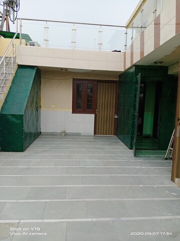 Terrace in 1 RK Builder Floor at Vasant Kunj – for Rent