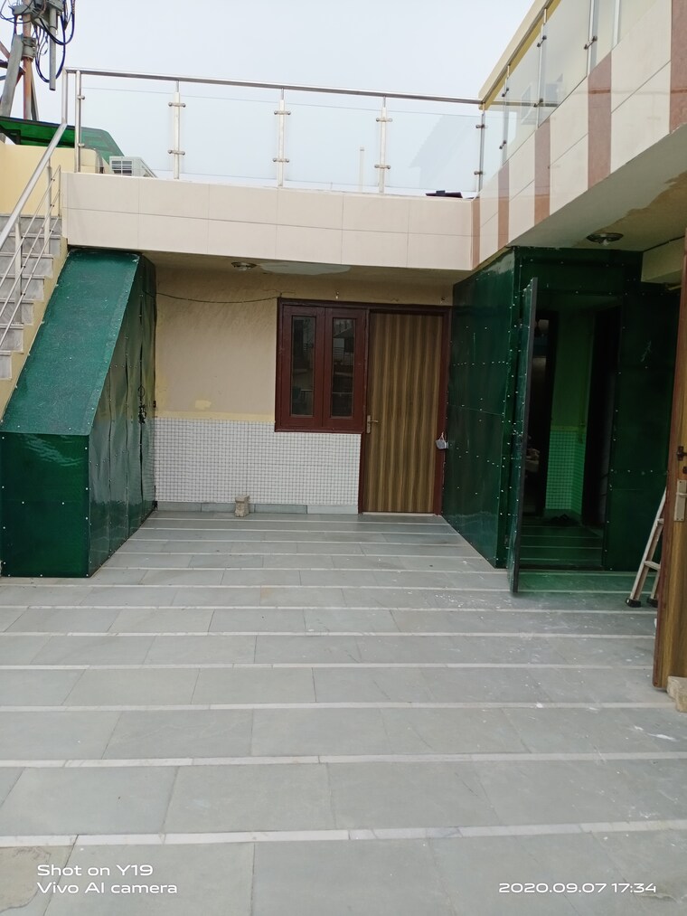 Terrace, vasant kunj 1 RK 400 Sq.Ft. Builder Floor In Vasant Kunj Delhi 9163844