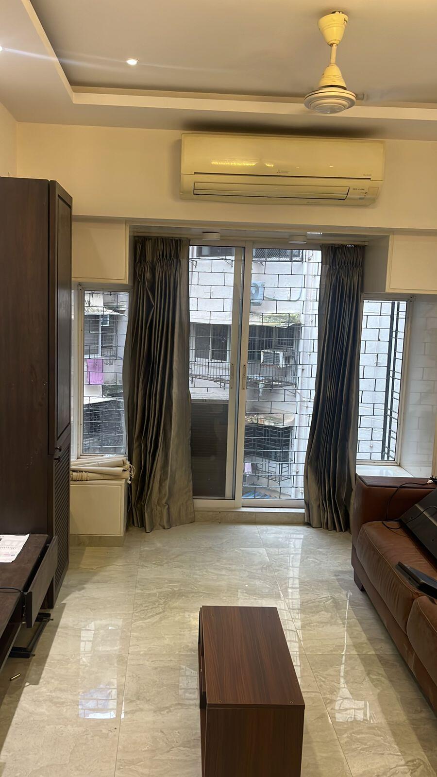 2 BHK + Servant Room 700 Sq.Ft. Apartment in Silver Mist CHS