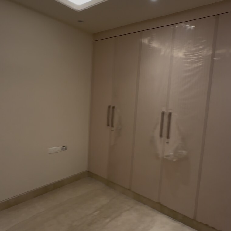 Room, new rajinder nagar 3 Bedroom 200 Sq.Yd. Builder Floor In New Rajinder Nagar Delhi 9163913