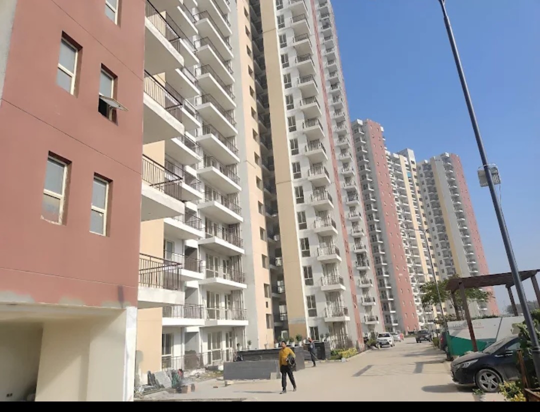 2.5 BHK Apartment For Sale in Imperia Esfera