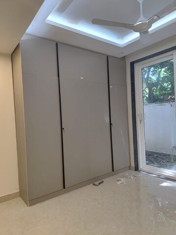 Room in 4 BHK Builder Floor at Unitech Woodstock Floors, Sector 50 – for Rent
