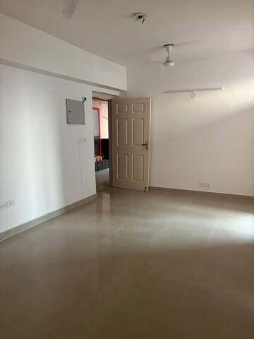 Room in 3 BHK Apartment at Antriksh Golf View, Sector 78 – for Rent
