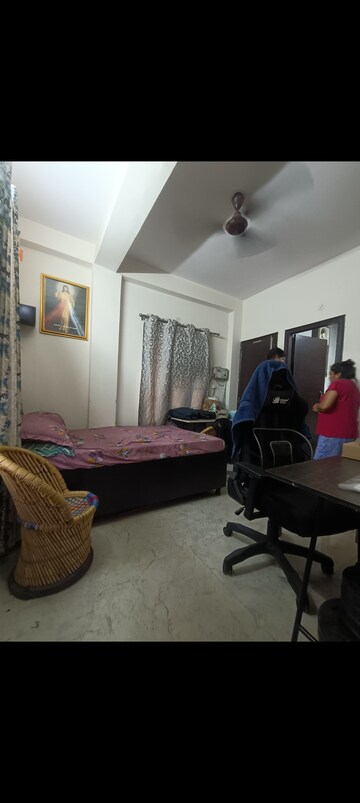 Bedroom in 2.5 BHK Builder Floor at East Delhi – for Rent