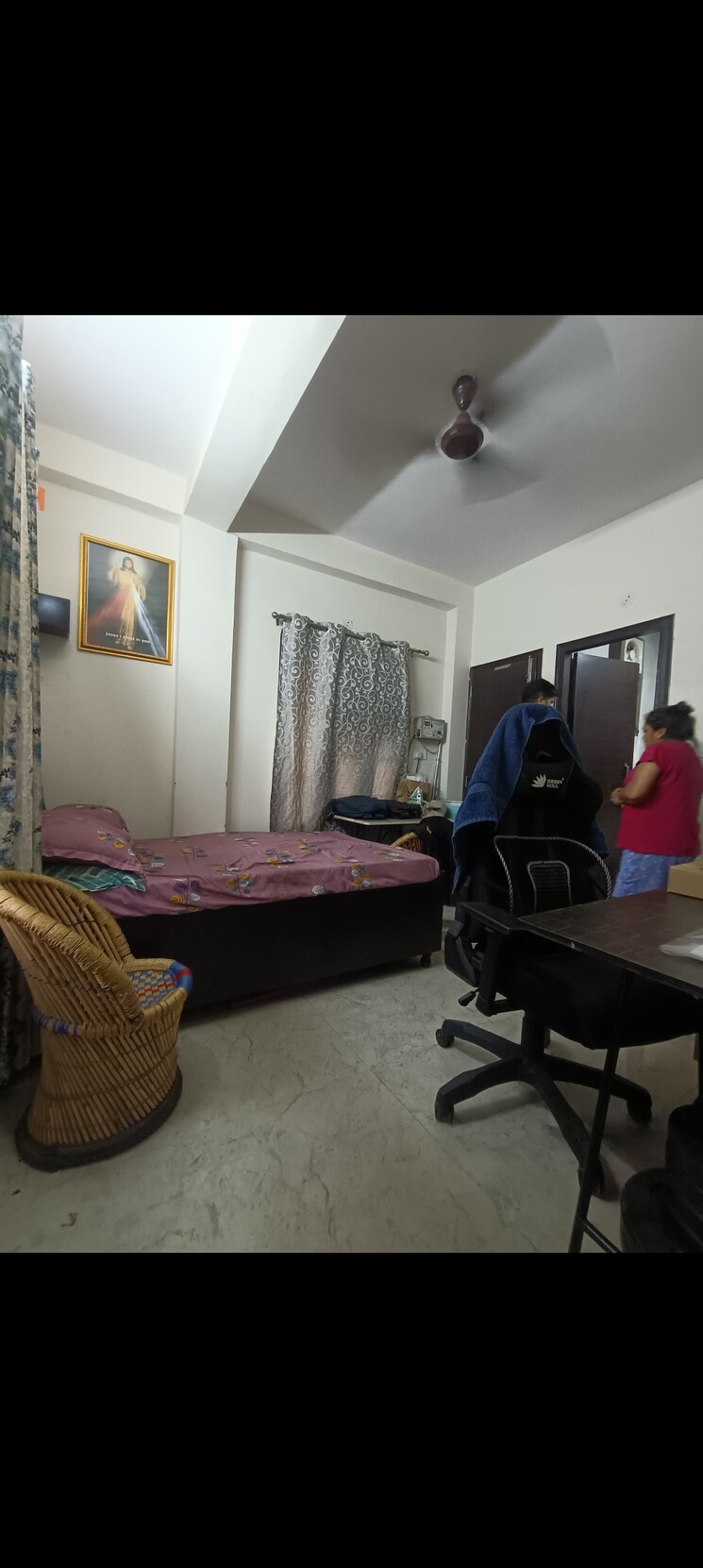 Bedroom, east delhi 2.5 Bedroom 850 Sq.Ft. Builder Floor In East Delhi Delhi 9163979