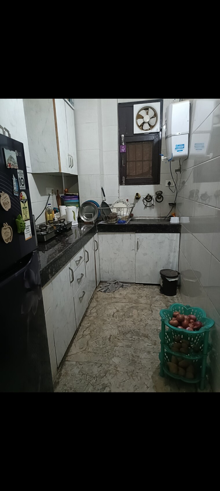 Kitchen, east delhi 2.5 Bedroom 850 Sq.Ft. Builder Floor In East Delhi Delhi 9163979