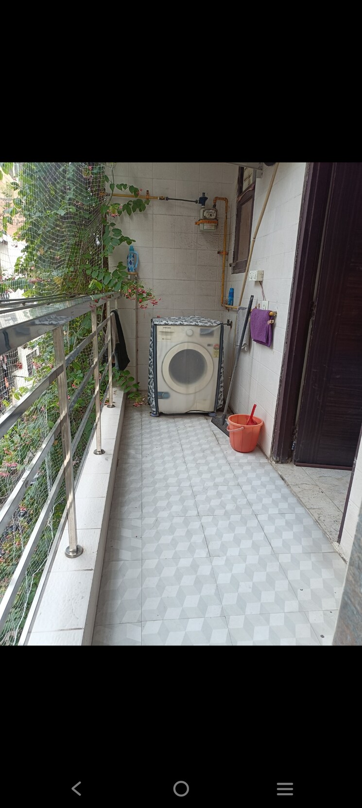 Balcony, east delhi 2.5 Bedroom 850 Sq.Ft. Builder Floor In East Delhi Delhi 9163979