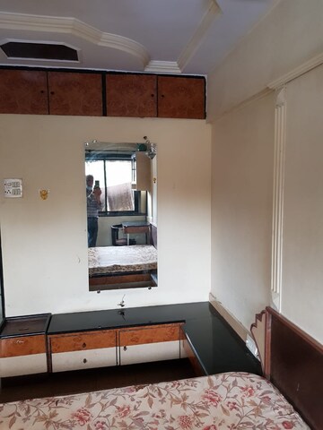 Furnished Amenities in 1 BHK Apartment at Andheri West – for Rent