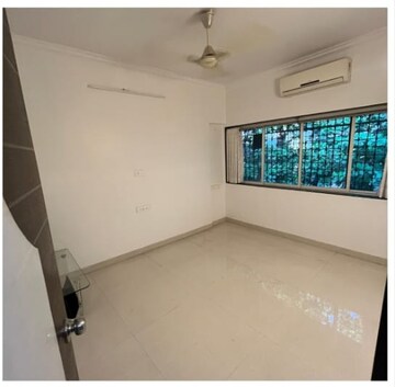 Room in 1 BHK Apartment at Andheri West – for Rent