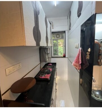 Team Area in 1 BHK Apartment at Andheri West – for Rent