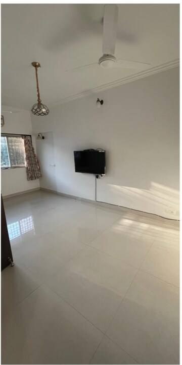 Room in 1 BHK Apartment at Andheri West – for Rent