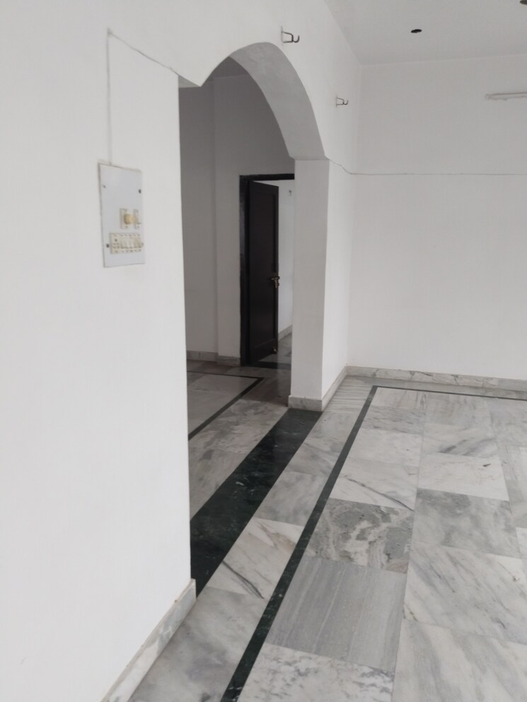 Room, gomti nagar 2.5 Bedroom 2200 Sq.Ft. Builder Floor In Gomti Nagar Lucknow 9164007