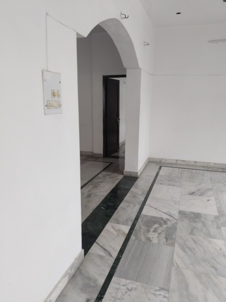 Room, gomti nagar 2.5 Bedroom 2200 Sq.Ft. Builder Floor In Gomti Nagar Lucknow 9164007