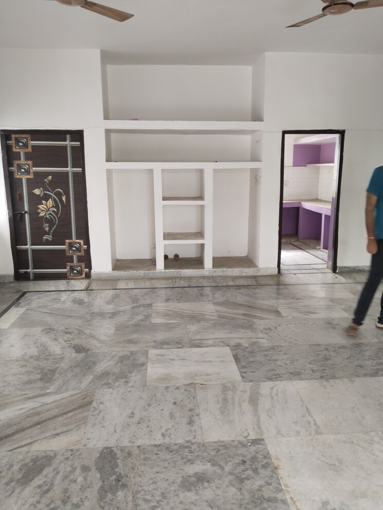 Room, gomti nagar 2.5 Bedroom 2200 Sq.Ft. Builder Floor In Gomti Nagar Lucknow 9164007